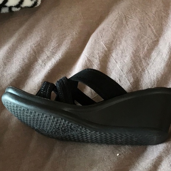 Shoes - Picture 2 of 2